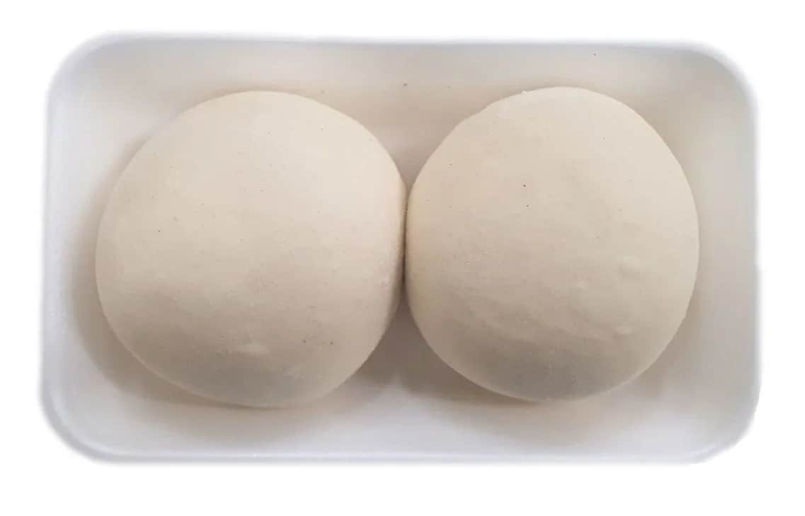 Mrożone ciasto do pizzy: gdzie kupić i jak zrobić perfekcyjną?