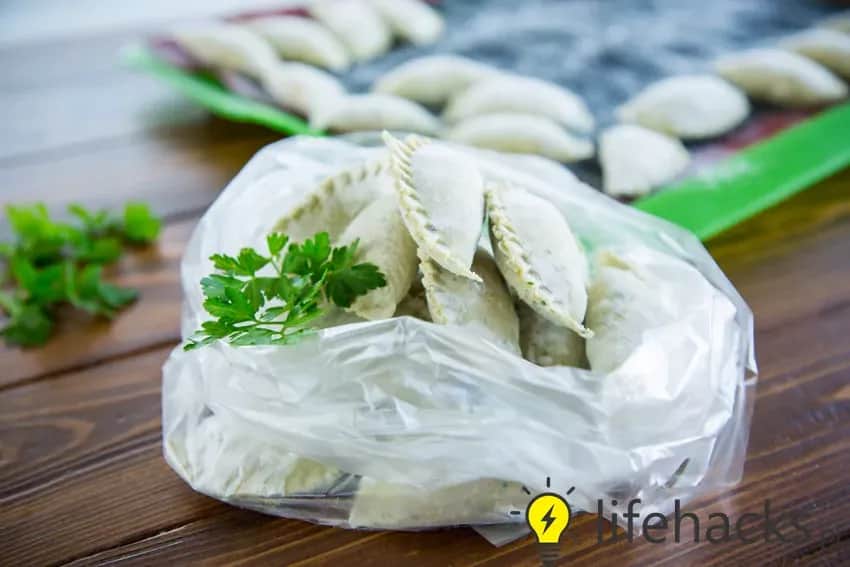 Jak mrozić pierogi? Sekrety bez sklejania i idealnej tekstury!