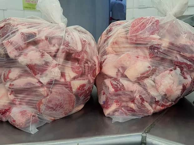 Mrożenie wieprzowiny: Ile czasu? Poradnik, który musisz znać!